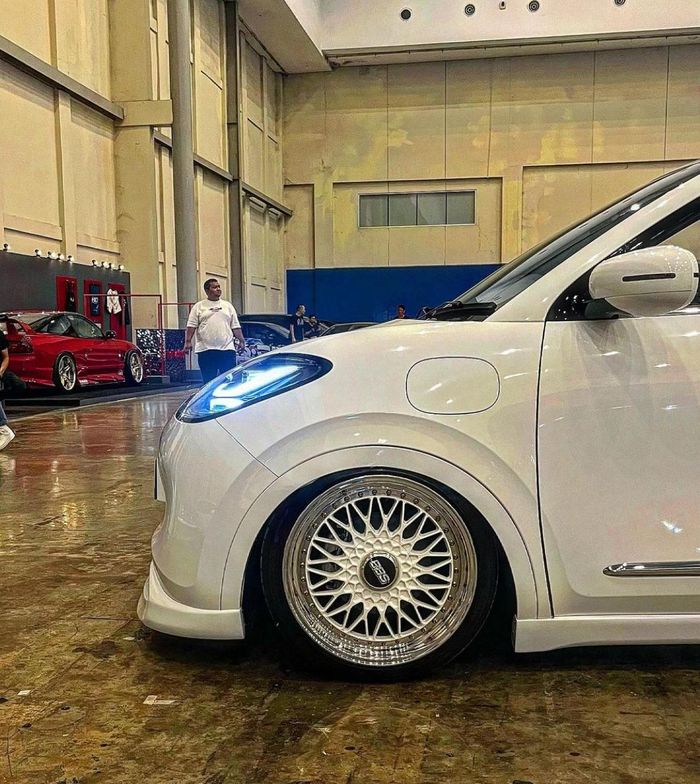 Tongkrongan Wuling Binguo EV rapet banget sampai lantai