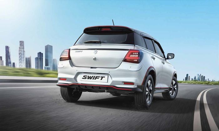 Suzuki Swift dengan paket Racing Roadstar.