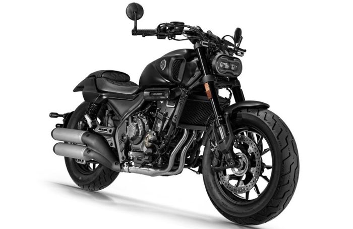 detail tampilan Voge CU 525, sekilas mirip Harley-Davidson Sportster.JPG