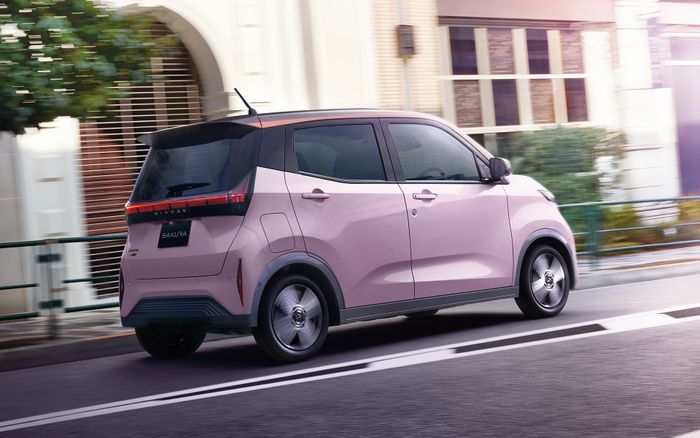 Nissan Sakura mendapatkan warna baru dan tambahan fitur baru.