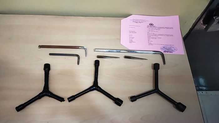 Barang bukti kunci Letter T milik pelaku curanmor di Tamansari