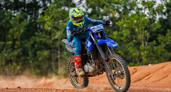 Uji ketangguhan motor trail Yamaha di segala medan yang disediakan