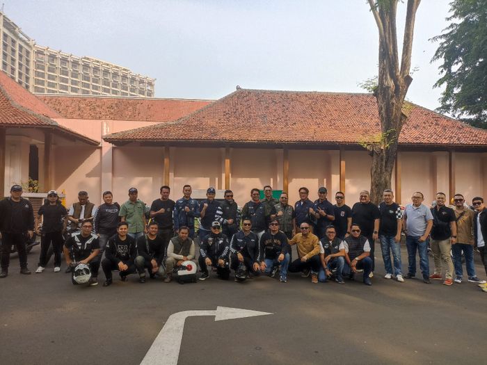 Para anggota Riders Association Triumph (RAT) Indonesia saat menghadiri Rapat Umum Anggota (RUA) 2024 pada Sabtu (1/6/2024)