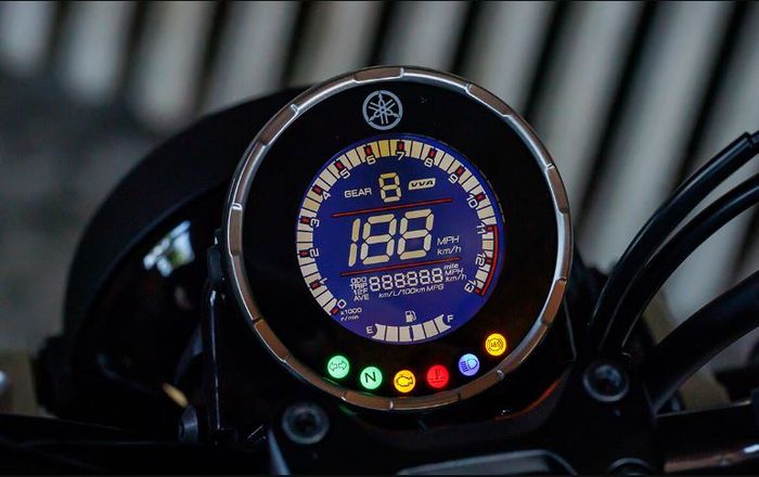 tampilan panel instrumennya identik dengan XSR 155