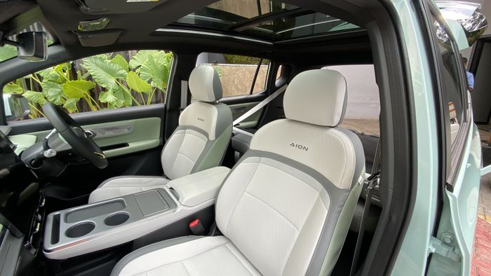 Interior Forest milik Aion Y Plus.