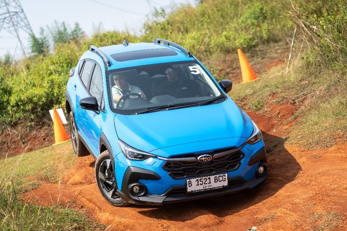 Subaru Crosstrek Downhill