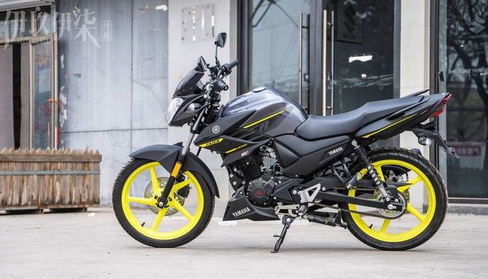 detail tampilan Yamaha Fazer YS150 model 2025. sekilas mirip Yamaha RX-Z yang legendaris