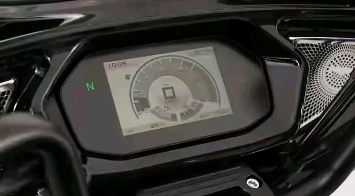 dilengkapi panel instrumen digital dan sistem audio 2-speaker