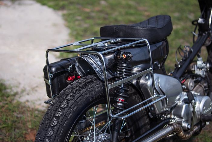 Rak belakang di Cargo Cruiser Cub bertugas mengakomodir tas dan jerigen