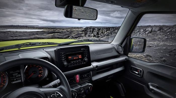 interior Suzuki Jimny di Jerman