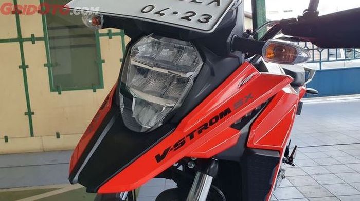 headlamp pakai LED yang memberikan visibilitas optimal