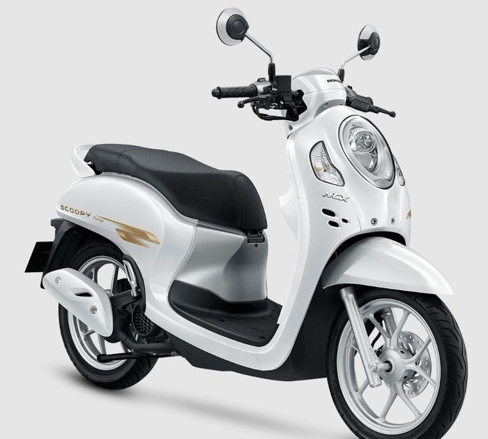 peleknya pakai model palang 8 seperti New Honda BeAT namun dilebur warna silver