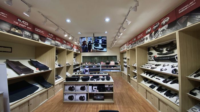 Ruang tunggu Otoproject Garage Surabaya