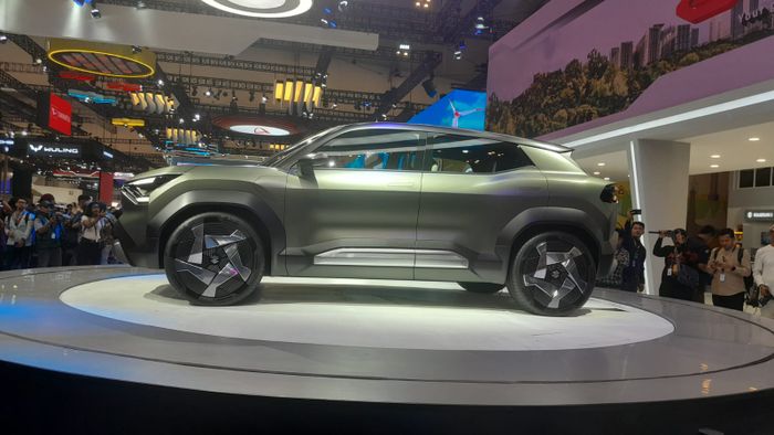 PT Suzuki Indomobil Sales (SIS) resmi menghadirkan Suzuki eVX di ajang GIIAS 2024 di ICE BSD