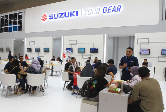 Dealing area di booth Suzuki di GIIAS 2024