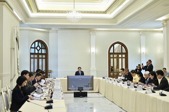 Rapat pengesahan insentif hybrid di Thailand.