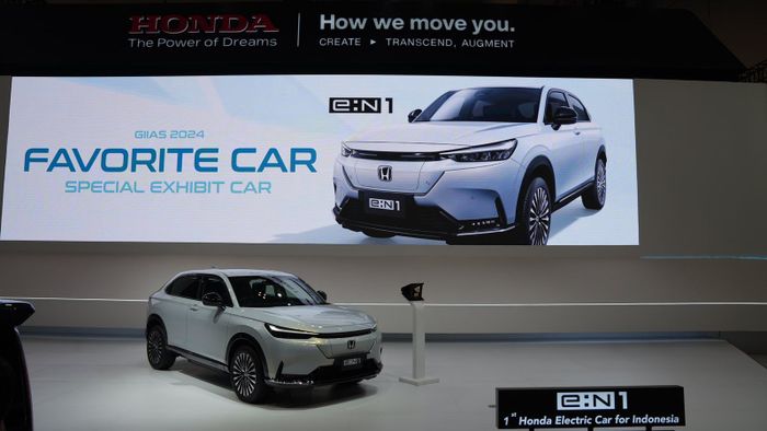 Gelar mobil terfavorit didapat mobil listrik Honda e:N1 di GIIAS 2024