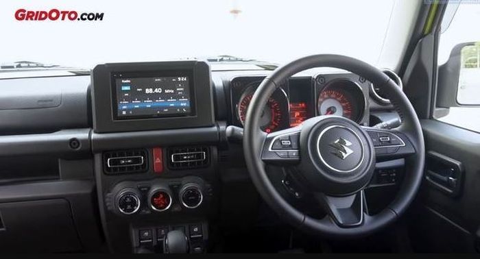 interior Suzuki Jimny 3 pintu
