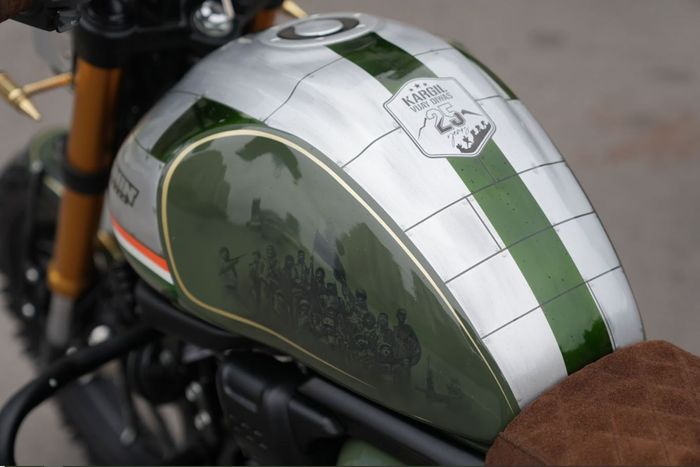 tampilan tangki bensin TVS Parakram