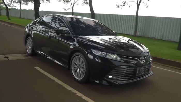 Toyota Camry Hybrid 2020.