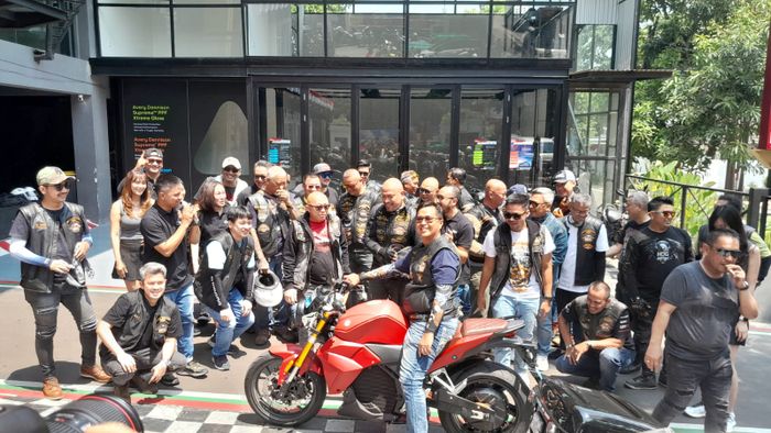 Komunitas H.O.G Anak Elang Harley - Davidson test ride Evoke Urban Classic di Black Stone, Jakarta Selatan