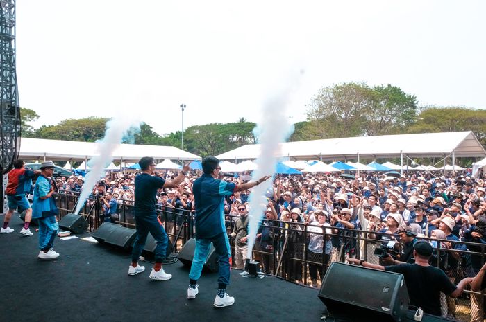 Keriaan dalam acara Hyundai Family Gathering di Ancol (31/8/2024), dimeriahkan oleh grup band Project Pop