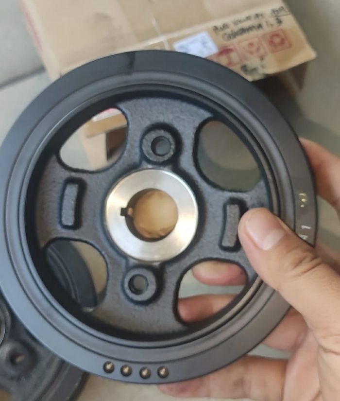 Part pulley crankshat orisinal Avanza yang ada rubber dampernya 