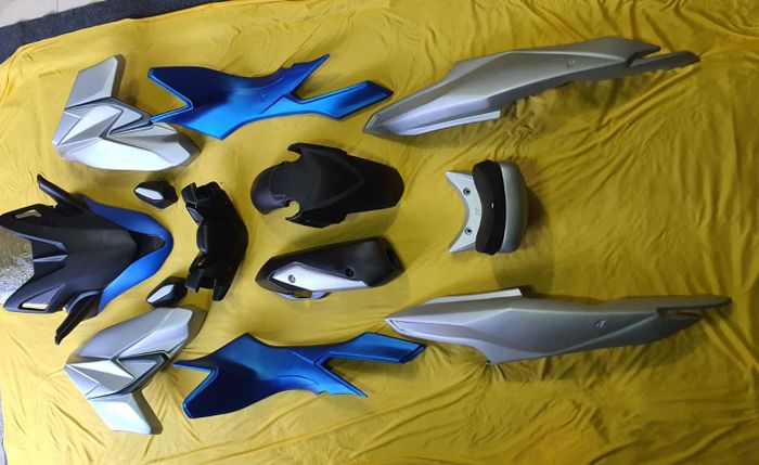 Ada 14 item atau komponen dalam paket full kit Baby Forza untuk Honda PCX 160