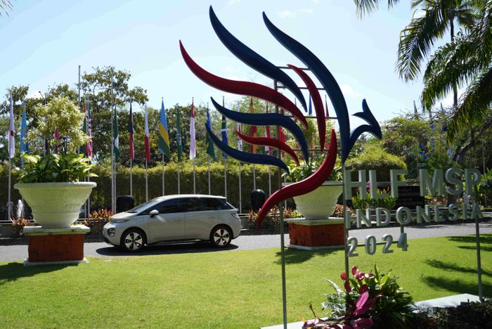 Wuling Cloud EV berwarna Milk Tea digunakan sebagai kendaraan operasional panitia nasional