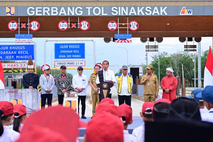 Presiden Joko Widodo meresmikan Jalan Tol Binjai-Langsa Seksi 2 Stabat-Tanjung Pura dan Jalan Tol Kuala Tanjung-Tebing Tinggi-Parapat Seksi 3 dan 4 Tebing Tinggi-Serbelawan-Sinaksak