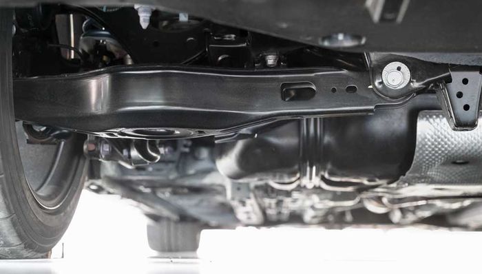 Suspensi-Double-Whisbone pada mobil