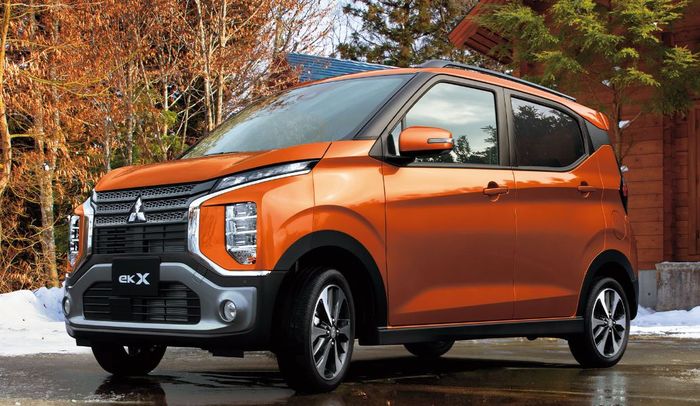 detail tampilan Mitsubishi eK X atau eK Cross