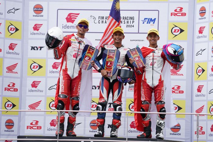 M. Adenanta Putra dan Veda Ega Pratama meraih podium kedua dan ketiga di race 2 ARRC Sepang kelas SS 600