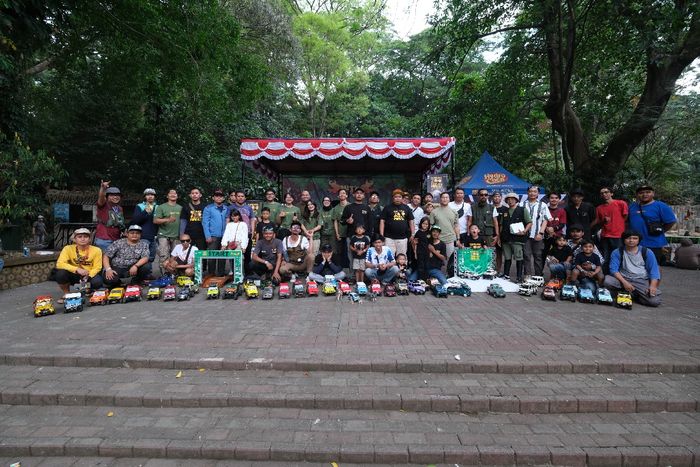 Keseruan peserta di Bandung Zoo Overland Mini Rc 2024