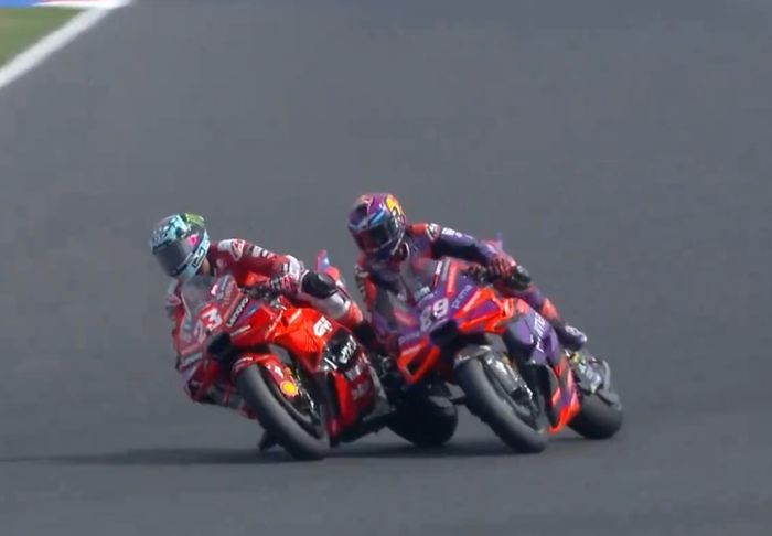 Manuver Enea Bastianini ke Jorge Martin menurut Marquez bersih dan adil