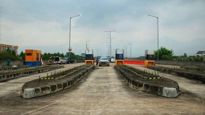Penampakan gerbang tol Padaleunyi KM 149 Gedebage yang hilang