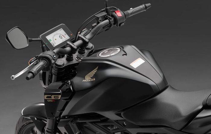 tampilan kokpit Honda CB125R