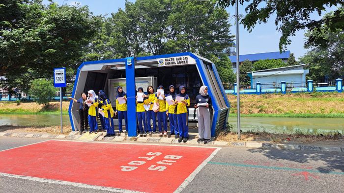 Edukasi pentingnya keselamatan berlalu lintas dari Bridgstone ke Sekolah 