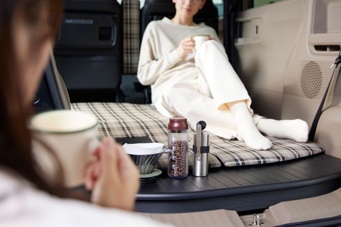 Interior N-BOX Joy bisa dipakai untuk bersantai berkat konsep flat terrace.