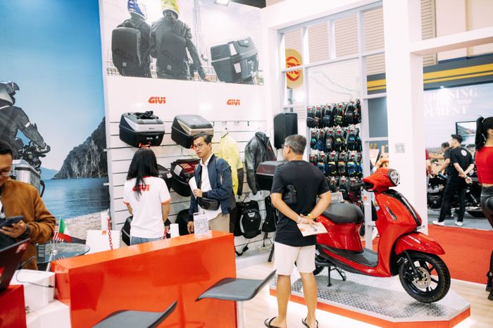 Selain box, ada beberapa produk lain yang akan ditampilkan GIVI