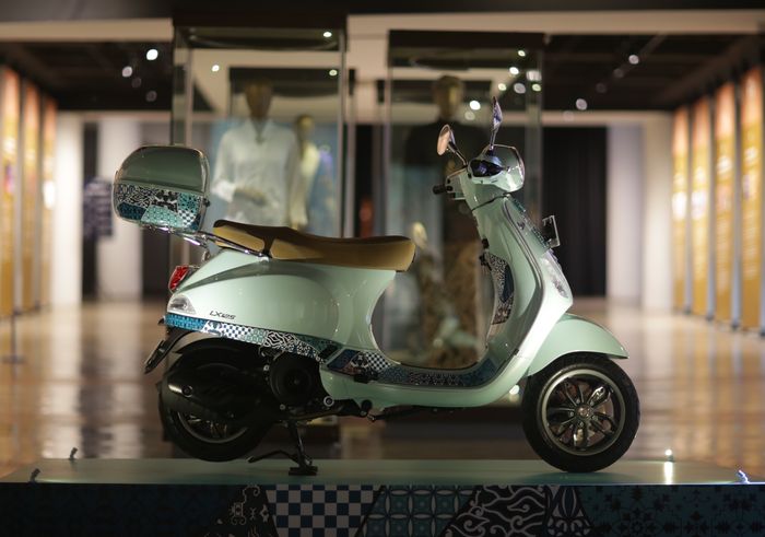Vespa Batik LX 125 i-get Special Edition yang diperkenalkan pada 2022 lalu