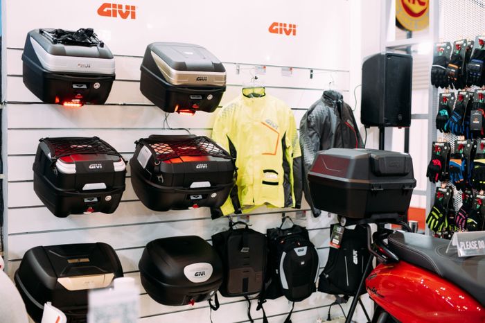 Selain produk baru, GIVI Indonesia juga akan memajang berbagai produk unggulannya. Mulai dari boks motor hingga apparel