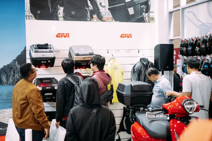 Suasana booth GIVI di IMOS 2023