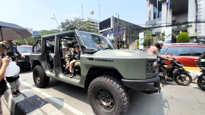 Mobil taktis TNI digelaran HUT TNI