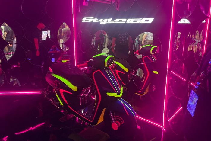 Honda Stylo Ultraviola di Stylo Party Box Synchronize Fest 2024.