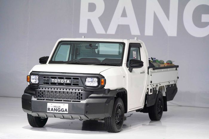 All-New Hilux Rangga membawa hasil bumi sayuran