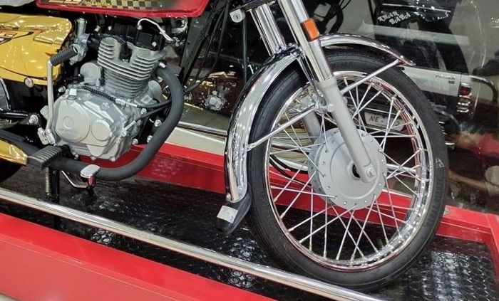 mesin masih pakai karburator dan rem teromol