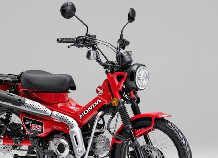 bentuk spion barunya terasa lebih adventure