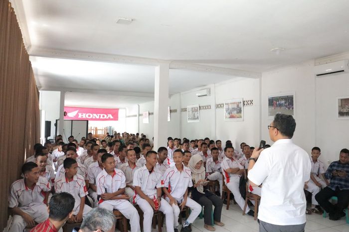 Astra Honda Berbagi Ilmu (AHBI)