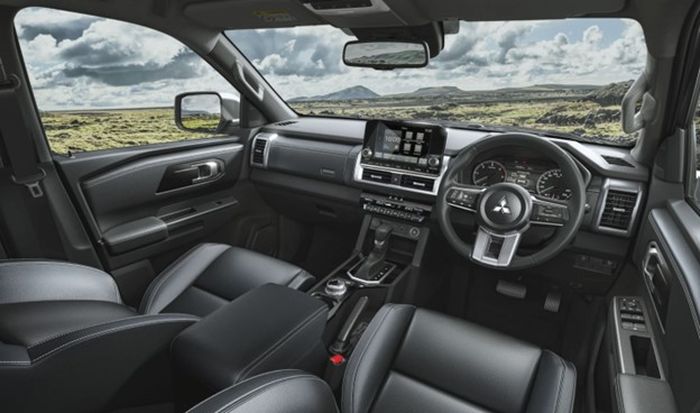 Suasana interior All-New Triton